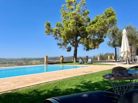 Hotel con piscina