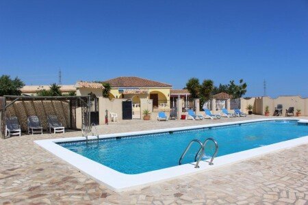 Villa 5 habitaciones, con piscina