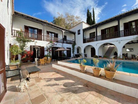 Hotel con piscina