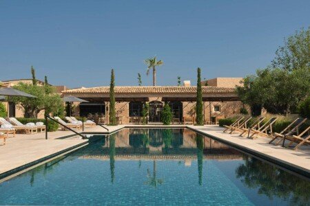 Hotel mit Pool