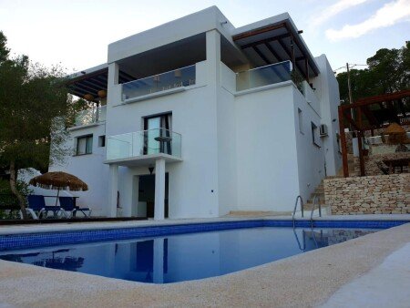 Auberge de jeunesse 5 chambres, avec piscine
