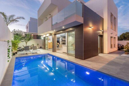Villa 4 habitaciones, con piscina
