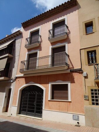 House 3 bedrooms, with pool