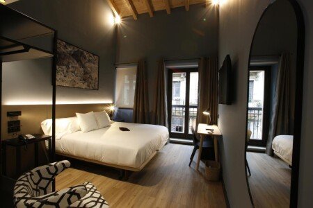 Hotel con jardín