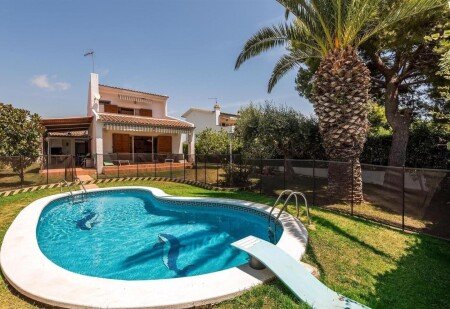 Villa 3 habitaciones, con piscina