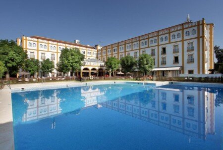 Hotel con piscina