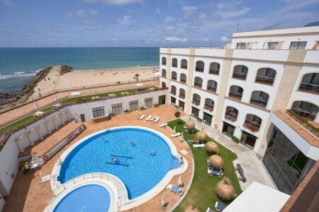 Hotel con piscina