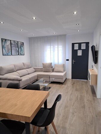 House 4 bedrooms, with pool