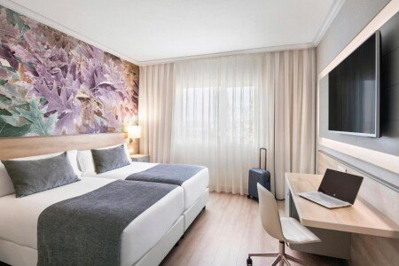 Hôtel design, avec piscine