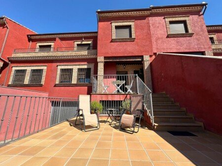 Casa 4 habitaciones, con jardín