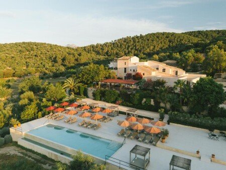 Hotel con piscina
