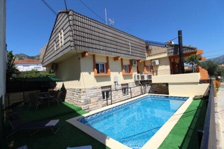 House 2 bedrooms, with pool