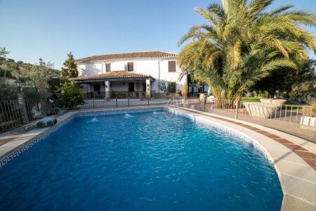 Villa 14 huéspedes, con piscina