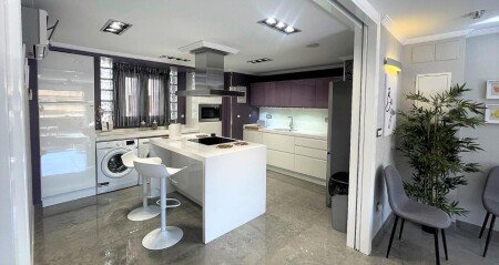 Apartamento 4 habitaciones, con aire acondicionado