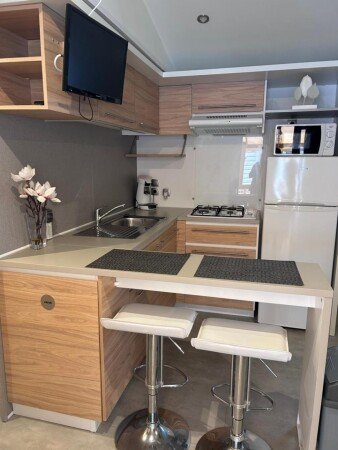 Camping / Mobil Home 1 chambre, avec jacuzzi