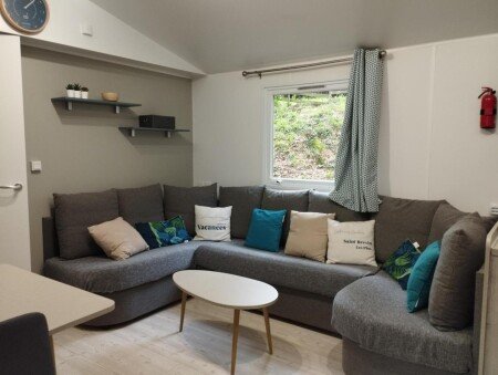 Mobil home tout confort, 3 chambres, avec jacuzzi