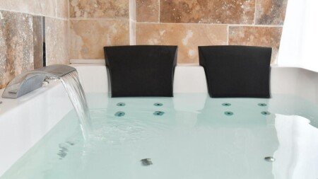 Bed and breakfast 1 chambre, avec jacuzzi