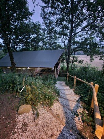 Hébergement insolite 5 voyageurs, avec jacuzzi