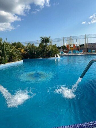 Mobil home 2 chambres, avec jacuzzi