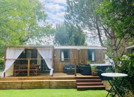 Camping / Mobil Home 3 chambres, avec jacuzzi