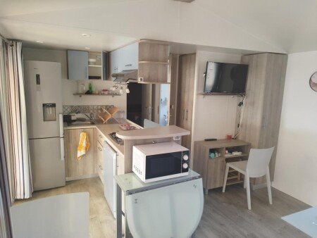 Mobil home 3 chambres, avec piscine