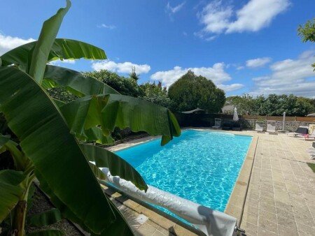 Hébergement insolite 1 chambre, avec piscine