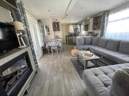 Camping / Mobil Home 2 chambres, avec jardin