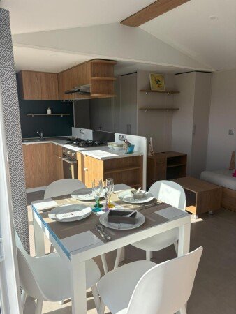 Mobil home 3 chambres, avec piscine