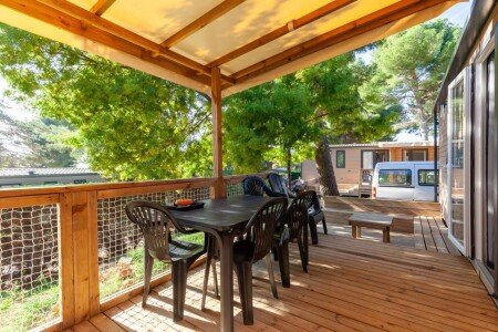 Camping / Mobil Home 3 chambres, avec piscine