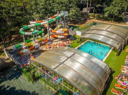 Camping / Mobil Home 8 voyageurs, avec piscine