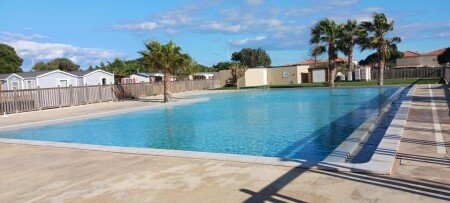 Camping / Mobil Home 2 chambres, avec piscine