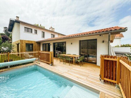 Villa design, 4 chambres, avec piscine