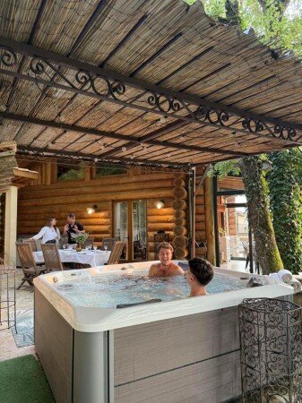 Chalet en rondin 1 chambre, avec jacuzzi
