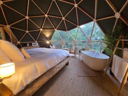 Hébergement insolite 1 chambre, avec jacuzzi