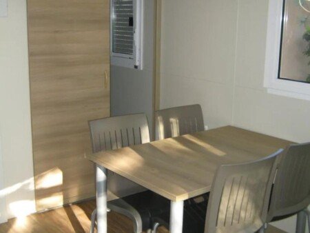 Camping / Mobil Home 2 voyageurs, avec piscine