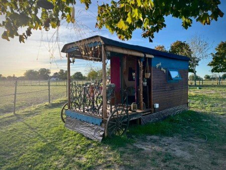 Camping / Mobil Home 2 voyageurs, avec jardin