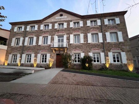 Hôtel design, avec jardin