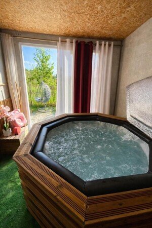 Hébergement insolite 1 chambre, avec piscine