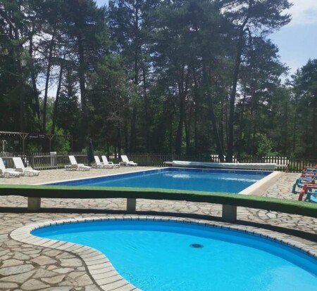 Hébergement insolite 5 voyageurs, avec piscine