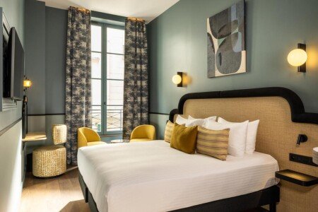 Hotel with gym