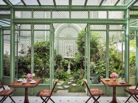 Hotel with garden