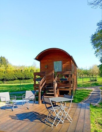 Camping / Mobil Home tout confort, 1 chambre, avec jardin
