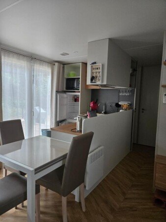 Camping / Mobil Home 1 chambre, avec jardin