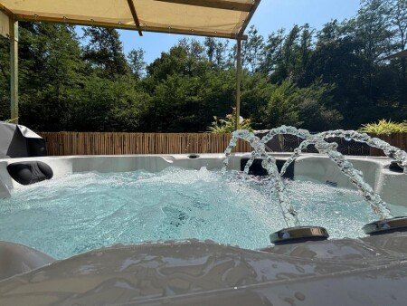 Hébergement insolite 1 chambre, avec jacuzzi
