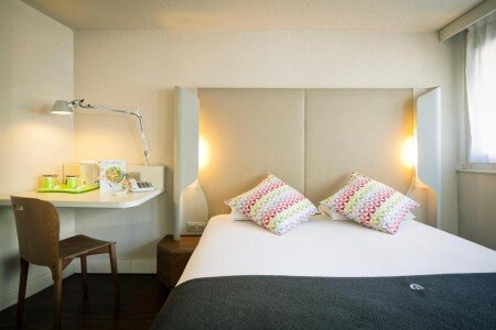 Hotel con jardín