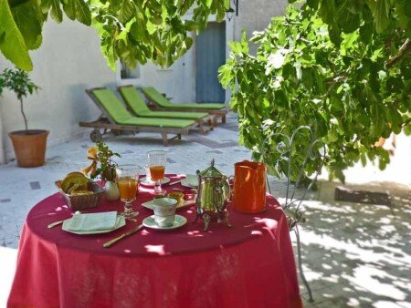 Bed and breakfast 3 voyageurs, avec piscine