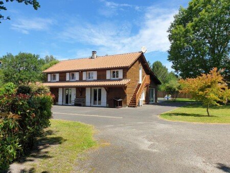 Bed and breakfast 3 voyageurs, avec piscine