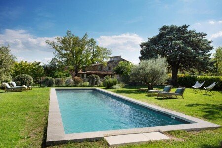House 4 guests, with pool