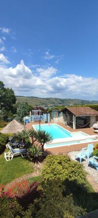 Bed and breakfast 2 voyageurs, avec piscine