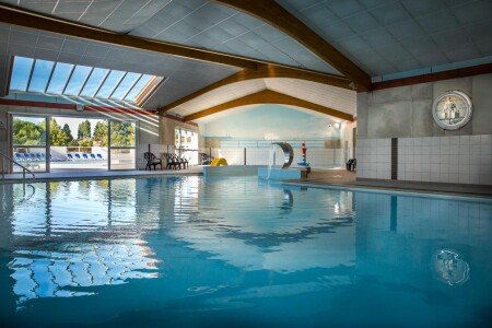 Camping / Mobil Home 8 voyageurs, avec jacuzzi